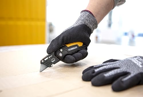 Komelon Folding Utility Knife, Includes 4 Blades
