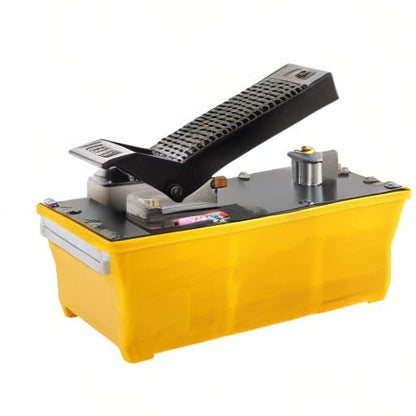 VEVOR Air Hydraulic Pump, 10,000 PSI Hydraulic Foot Pump, 0.6 Gal Reservoir Foot Operated Air/Hydraulic Pump, with Hose and Spray Gun for Heavy Machinery Rigging, Auto Repair, Auto Body Frame Machines - style: 2.3 L hydraulic pump with 6.5 ft Hose a Gun