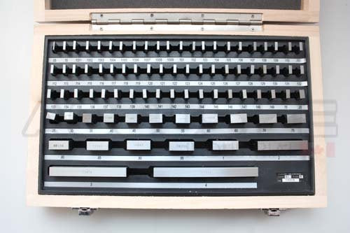 Accusize Industrial Tools Precision 81-Piece Steel Gauge Block Set, Grade B Accuracy, Corrosion-Resistant, P900-S581 - style: Grade B