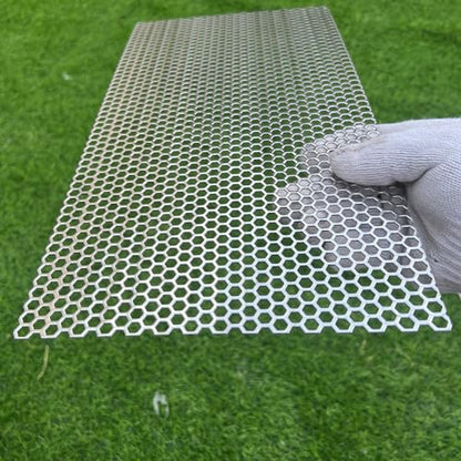 15.7"x7.8" Perforated Metal Sheets 19 Gauge Expanded Metal Mesh Opening Hexagonal Hole 1/4" (About 6mm) Perforated 304 Stainless Steel Sheet Mesh Screen Panel Decorative Panel Decorati Plate - size: 15.7"x7.8", style: Hexagonal Hole 6mm