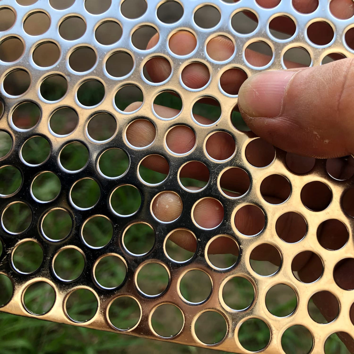 19 Gauge Perforated Metal Sheets 19.6"x9.8" Expanded Metal Mesh Opening 40% Hole 8mm 0.32"(About 1/3") Perforated Stainless Steel Sheet 304 Stainless Steel Mesh Screen Panel Decorati Plate - size: 19.6" X 9.8"